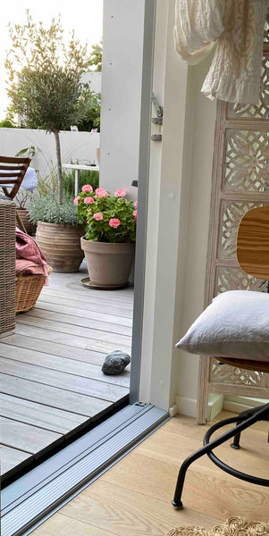 Denne særlige bolig ligger tæt på alt, hvilket gør det nemt at planlægge dit bes Copenhagen, Denmark Charmerende lejlighed. Privat, solrig tagterrasse Entire rental unit vacation rental 580191351943789417