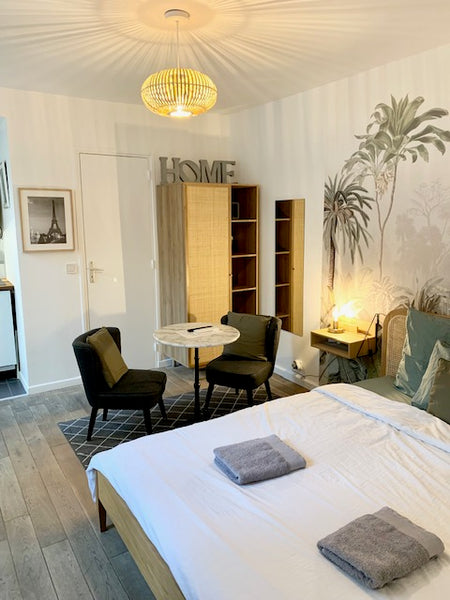 Cosy modern studio in the heart of Paris. Located in Montorgueil, one of the mos Paris, France Cosy studio in Montorgueil Entire rental unit vacation rental 16347890