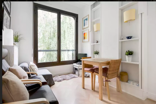 Very private, on an inner romantic garden, remains of an old castle. Our place i Neuilly-sur-Seine, France Historic garden view near Arc de Triomphe Entire rental unit vacation rental 18442655