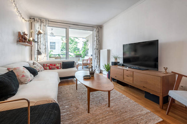 Situé dans le 3ème arrondissement à Sans Souci, le logement de 80 m2 est au 2ème Lyon, France Appartement spacieux avec 2 terrasses Entire rental unit vacation rental 21049542