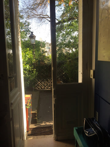 Appartement 65 m2 et 35 m2 de jardin directement sur les marches de Montmartre,  Paris, France 3 PIÈCES JARDIN MONTMARTRE Entire rental unit vacation rental 18315016