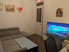 Ce logement parfaitement situé offre un accès facile à tous les sites et commodi  Fêtes des Lumières Private room in rental unit vacation rental 776698662098902434