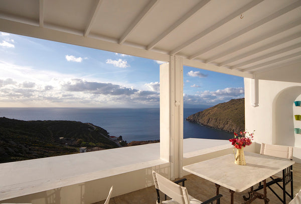 Nena’s House is a recently renovated 2storey luxury villa set on a privileged lo Greece Nenas' Art House Cycladic home vacation rental 12354623