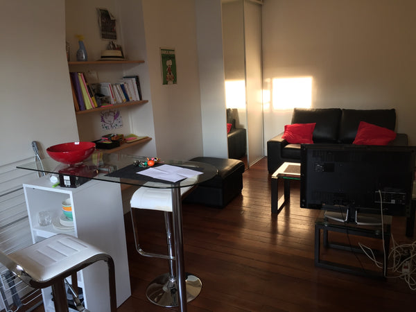 idéalement situé au cœur de la rue du commerce avec de nombreux magasins. A 10mi Paris, France Charming flat near the Eiffel Tower Entire rental unit vacation rental 6565639