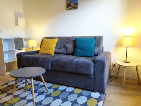 Appartement 4 personnes tout équipé, idéal pour un séjour d'une nuit à une semai Bordeaux, France Studio Duplex tout confort Bordeaux Centre 4 pers. Entire rental unit vacation rental 39910092