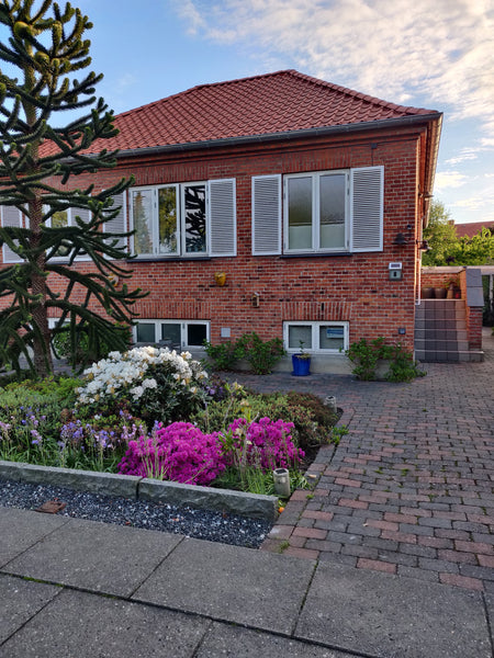 Et perfekt sted hvis du skal bruge København. Tæt på centrum og tæt på strand og  Skønt værelse i bungalow. Gratis parkering. Private room in bungalow vacation rental 636222445369282248