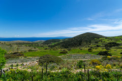 Α dreamy centuries-old, renovated gem of a farmhouse in the mountains, for peopl  Pristine Mountain Escape—Sweeping Views & Serenity Cycladic home vacation rental 53205821