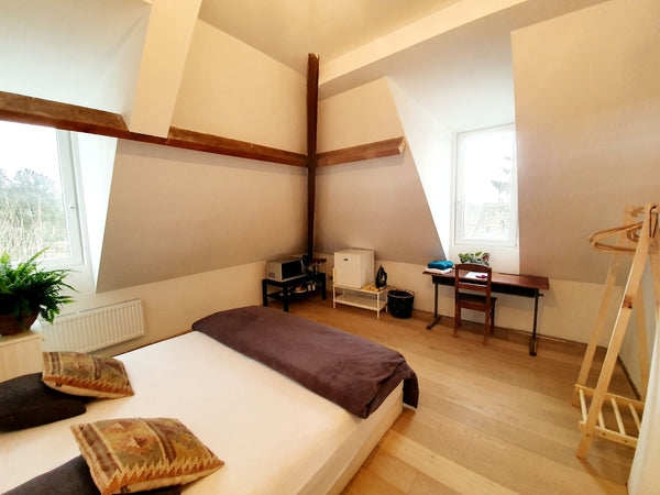Magnifique chambre super équipée ( frigo, four combi micro-ondes, machine Senseo Sint-Genesius-Rode, Belgium Superb room in a lovely cottage full of charm. Private room in guesthouse vacation rental 49603364