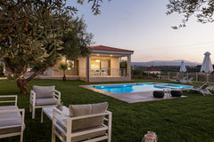 Have fun with the whole family at this stylish place.<br /><br /><b>License numb  Merastri Villa Entire villa vacation rental 53201077