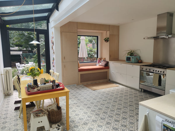 A cosy house that feels like home. In one of the most beautiful streets in Antwe Antwerp, Belgium Gezellig rijtjeshuis met tuin bij het Rievierenhof Entire townhouse vacation rental 2659281