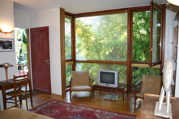 Charmant studio 26m2 entouré de jardin, calme assuré, donnant sur la villa Santo Paris, France STUDIO A Entire rental unit vacation rental 29504694