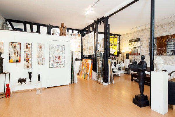 Here, two universes confront for an unforgettable stay: the painting on the them  ★Incredible Staying in Art Gallery at Paris★ Entire loft vacation rental 17819067