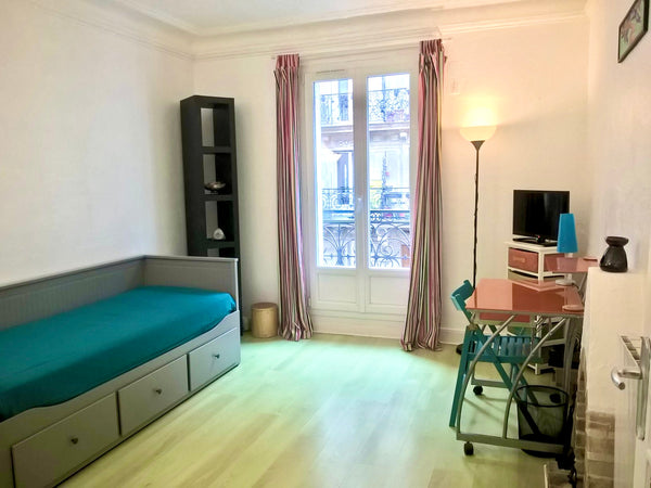 Beau studio, lumineux, dans un des quartiers centraux de Paris et l'un des plus  Paris, France Beau studio dans un Paris typique Entire rental unit vacation rental 2998028