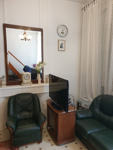 Un appartement en plein centre de Bordeaux juste à coté de la mairie de Bordeaux Bordeaux, France Logement Bordeaux hypercentre  Gambetta Entire rental unit vacation rental 33344099