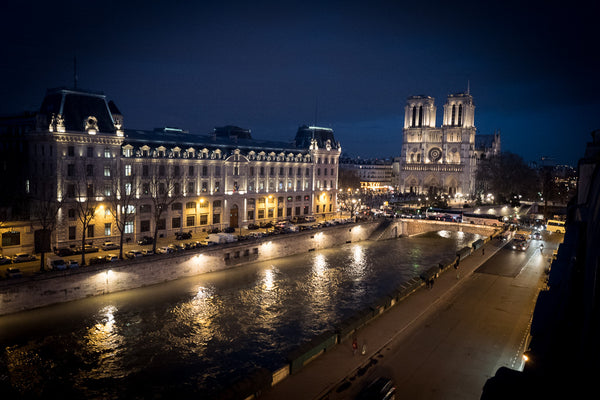 Cosy and elegant apartment with an incredible view on the Seine, Notre Dame, le  Paris, France Apartment with a wonderful view Entire rental unit vacation rental 23070232