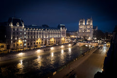 Cosy and elegant apartment with an incredible view on the Seine, Notre Dame, le  Paris, France Apartment with a wonderful view Entire rental unit vacation rental 23070232