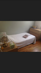 Situé à 2min à pied de la Part-Dieu, vous serez logé dans une rue calme situé da Lyon, France Chambre à 2minutes de la Part-Dieu Private room in rental unit vacation rental 28000445