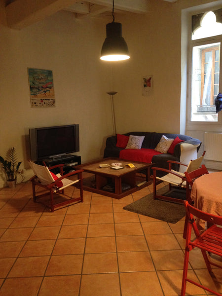 Mon logement est proche de la vie nocturne, les transports en commun, le centre   Appartement au coeur du Vieux Lyon Entire rental unit vacation rental 13569619