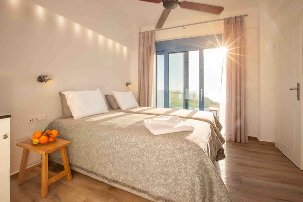 Cozy, stylish room ‚Sunrise’ with a very comfortable separable king-sized double Füssen, Germany Villa Thalassa: Beautiful  Sunrise Room by the sea Private room in cycladic house vacation rental 26096310