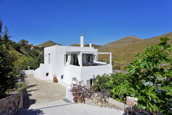 This wonderful maisonette is located in Megas Gialos. It consists of 2 independe  Brand new maisonette with beautiful verandas Entire home vacation rental 43844091