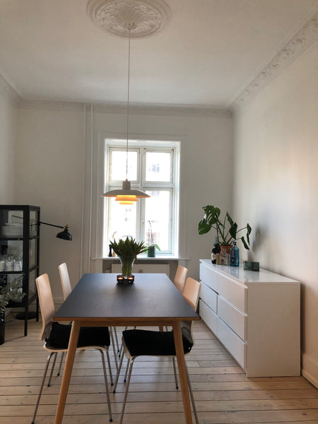 Bright spacious apartment just a few minutes from Copenhagen Central Station and  Skøn lejlighed med udsigt til Sønder Boulevard Entire rental unit vacation rental 27130801
