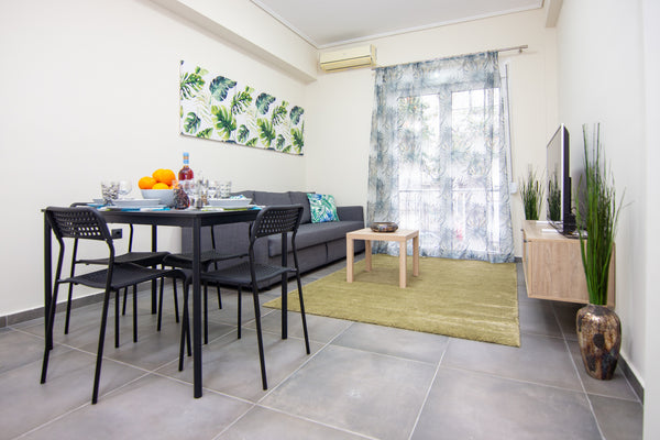 Small apartment in the center of the city.<br /><br /><b>License number</b><br / GR Budget apartment near Museum of History. Entire rental unit vacation rental 53703222