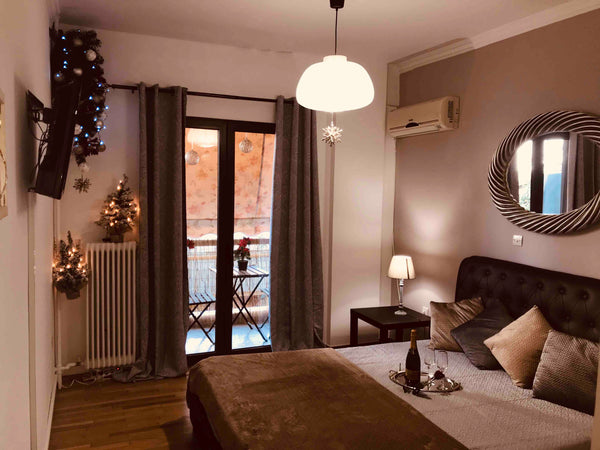 Cosy Studio à 1km d’Acropole à pied .<br />500m du Temple Historique de Ifaistos Paris, Île-de-France, France ATHENS STUDIO ACROPOLIS KERAMEIKOS. CHRISTMAS ATH. Entire rental unit vacation rental 39364601