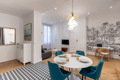 Situé sur la Presqu'île, Le 7 bénéficie d'une localisation idéale à la fois proc Rennes, France Le 7 - Beau T2 au calme en hypercentre Entire rental unit vacation rental 50559030