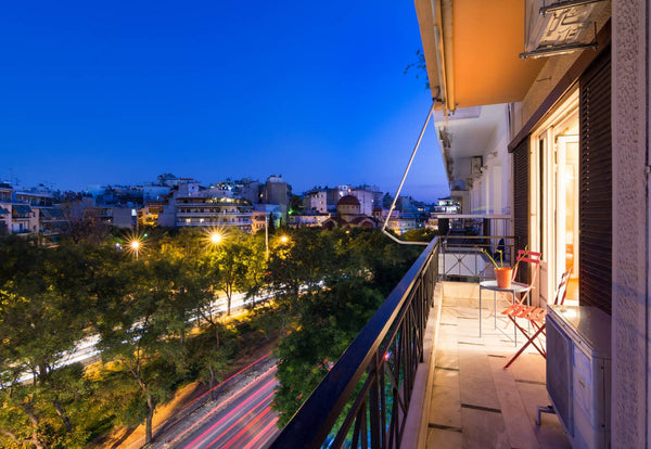A bright, colorful apartment with a spacious balcony facing to the south and gre Athens, Greece Romantic apartment near Acropolis Entire rental unit vacation rental 39600750