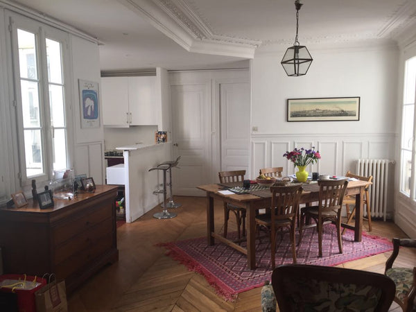 Quartier République à Paris.  Chambre de 11 m2 dans un bel immeuble  haussmannie Paris, France Chambre dans un appartement de charme République Private room in rental unit vacation rental 19947555