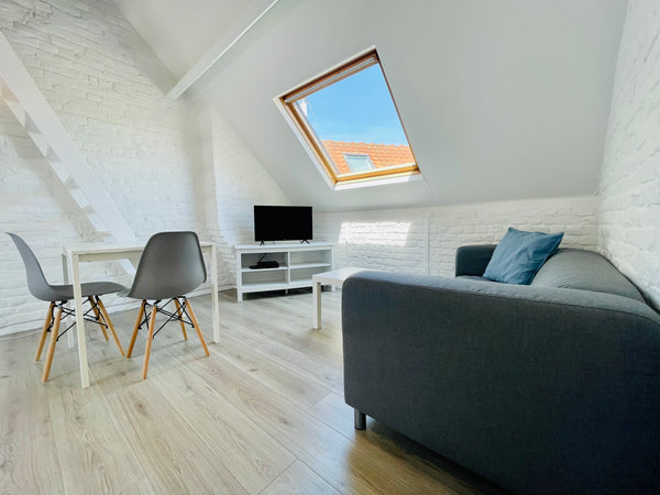 Saint-Gilles, à Proximité du Châtelain : Magnifique studio idéal pour accueillir Sint-Genesius-Rode, Belgium The Roof Entire rental unit vacation rental 633677691066063201