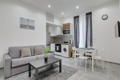 Within walking distance from Gare Part-Dieu Villette Station, this is the ideal   GuestReady - Beautiful Minimalist Central Flat Entire rental unit vacation rental 30487608