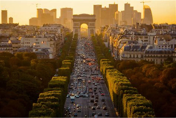 Dans un environnement calme et sécurisé, 5' M°Sablons-L 1 : à 10' Champs Elysées Neuilly-sur-Seine, France *Paris*Stunning Apt*10'Champs Elysées*4 Bdr 6/9 P* Entire rental unit vacation rental 18614238