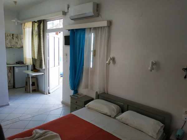 This studio is located in the heart of Agia Pelagia seaside resort. A quiet and  Heraklion, Greece Cosy studio with a large veranta, near the beach. Entire rental unit vacation rental 34668978