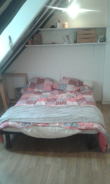 Studio idéalement situé dans le 3eme arrondissement. A 10 mn du Marais et a 10 m  Studio sous les toits Paris 3 Entire rental unit vacation rental 10694720
