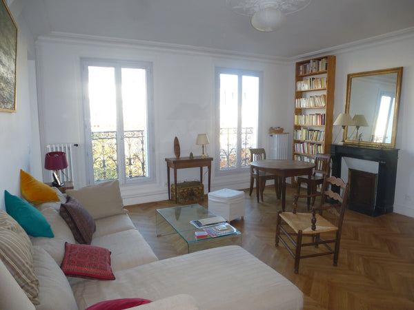 Bel appartement de 85 m2, typiquement parisien, situé au 5ème étage sans ascense France Bel appartement familial Entire rental unit vacation rental 15235867