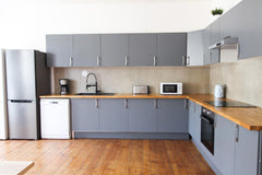 Room of 9m², fully furnished. It has a double bed (140x190) and a bedside table   Pleasant and cosy room - 9m² - BO16 Private room in rental unit vacation rental 625641412371883928