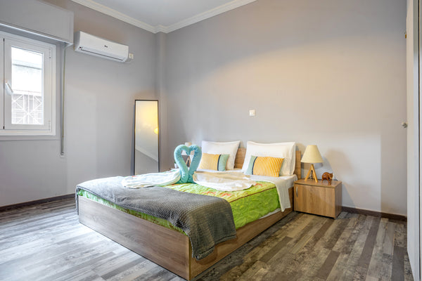 A lovely 2 bedroom, 1-bath apartment 30 meters from the metro station. Fully equ GR Modern apartment 30m from Agios Nikolaos Metro Entire rental unit vacation rental 54236416