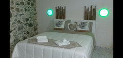 Chambre 2 spacieuse  avec une grande salle de bains<br /><br /><b>License number Velaux, France Cocooning blue house ch2 Private room in bed and breakfast vacation rental 667873656851840189
