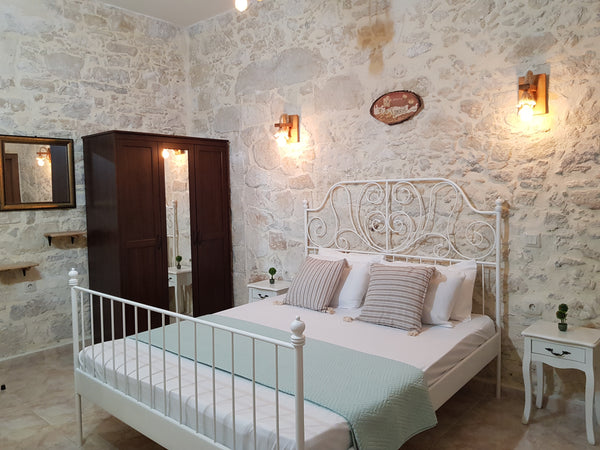 La Casa De loanna is a completely renovated old house built of stone. Features a  La Casa De Ioanna Azogiras Kissamos Entire townhouse vacation rental 44520621