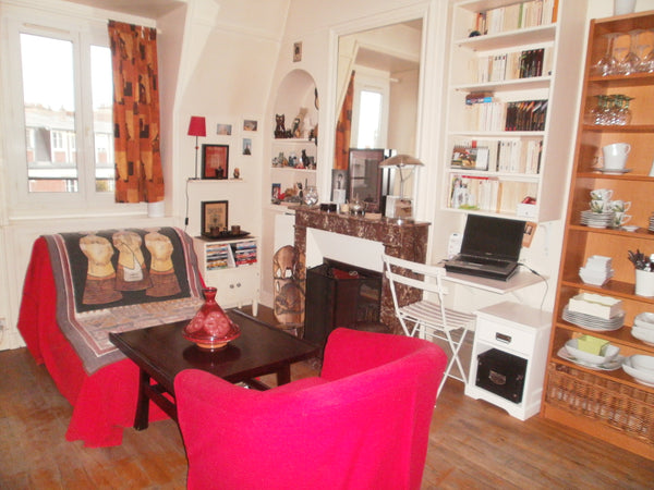Mon logement est proche de Montmartre. Mon logement est parfait pour les couples Paris, France Un petit coin dans le 18° Entire rental unit vacation rental 13697984