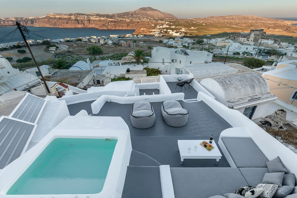 I-Sol is an isolated house in the center of the traditional village of Akrotiri! Thera, Greece I-Sol Cycladic home vacation rental 44502358