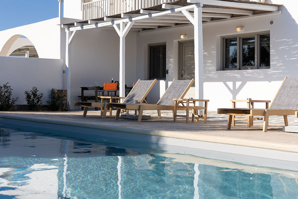 White Pearl, located at an ideal location just 5 minutes drive from Naxos Town,   White Pearl / Private Swimming Pool - 6 pax Naxos Entire rental unit vacation rental 42686609