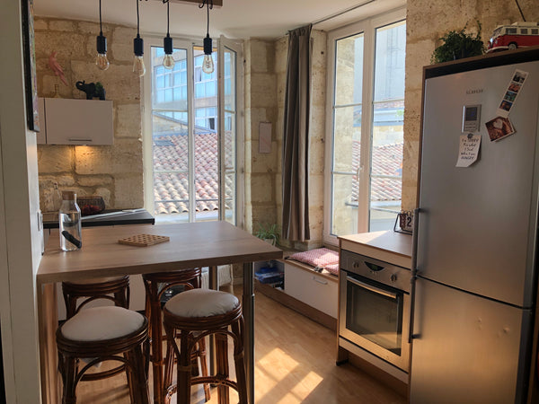 Simplifiez-vous la vie dans ce logement paisible au coeur des Chartrons à Bordea Bordeaux, France Bordeaux Chartrons T2 : appartement lumineux Entire rental unit vacation rental 50511774