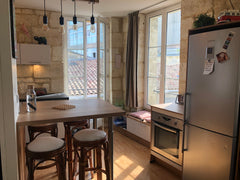 Simplifiez-vous la vie dans ce logement paisible au coeur des Chartrons à Bordea Bordeaux, France Bordeaux Chartrons T2 : appartement lumineux Entire rental unit vacation rental 50511774