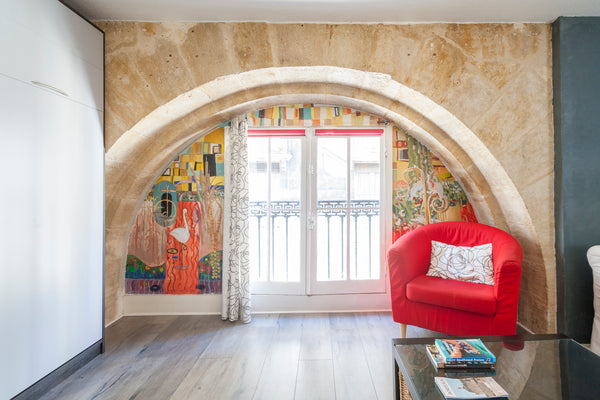 In the very heart of Bordeaux in an old and quite street near the magnificent Pl Bordeaux, France Cozy stone walls studio next to Place la Bourse Entire rental unit vacation rental 3810262