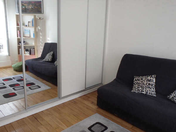 Appartement Studio de 23m² au 2ème étage situé dans le 15eme arrondissement, à 2 Paris, France Studio de charme proche Tour Eiffel Entire rental unit vacation rental 7045262