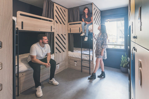 Bienvenue chez Whoo ! Un hébergement convivial à prix doux pour les voyageurs av  Dortoir privé de 6 lits - Whoo Bordeaux Bacalan Shared room in hostel vacation rental 48280332