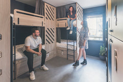 Bienvenue chez Whoo ! Un hébergement convivial à prix doux pour les voyageurs av  Dortoir privé de 6 lits - Whoo Bordeaux Bacalan Shared room in hostel vacation rental 48280332