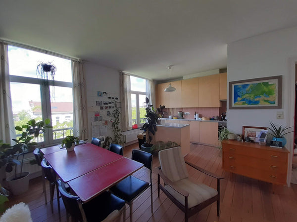 Hello! Welcome in our maison jaune! The flat, situated in a pieceful building is Brussels, Belgium La maison jaune Entire condo vacation rental 639067382674024445